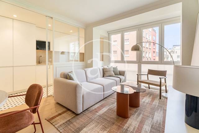 Piso en Venta en C. de López de Hoyos en Colina