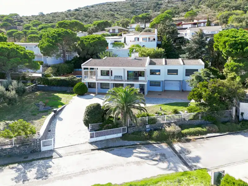 Vista exterior de Casa o xalet en venda en El Port de la Selva amb Aire condicionat, Calefacció i Traster