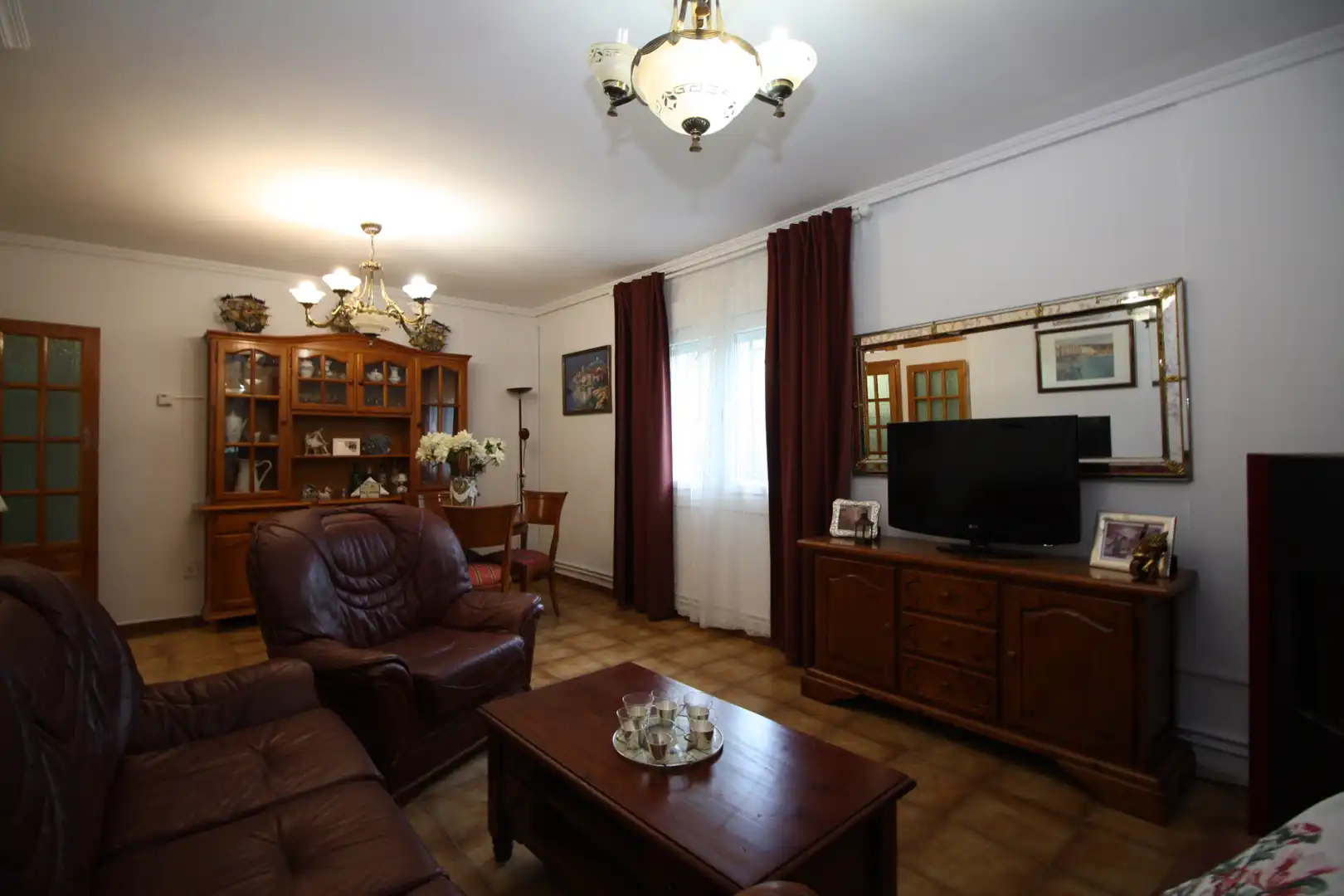 Sala d'estar de Casa o xalet en venda en Laguna de Duero amb Calefacció, Jardí privat i Terrassa