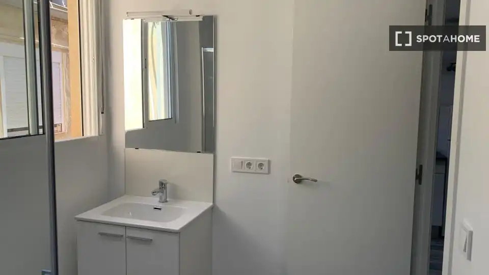 Badezimmer von Wohnung zur Miete in Serra mit Klimaanlage, Heizung und Möbliert