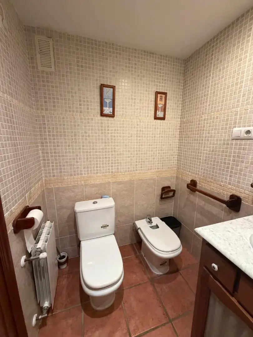 Baño de Piso en venta en Paterna con Aire acondicionado, Calefacción y Jardín privado