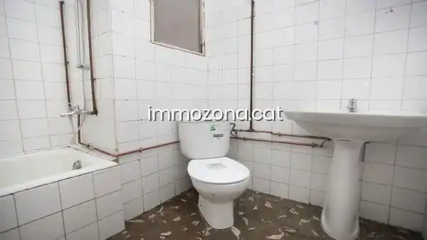 Bany de Apartament en venda en Girona