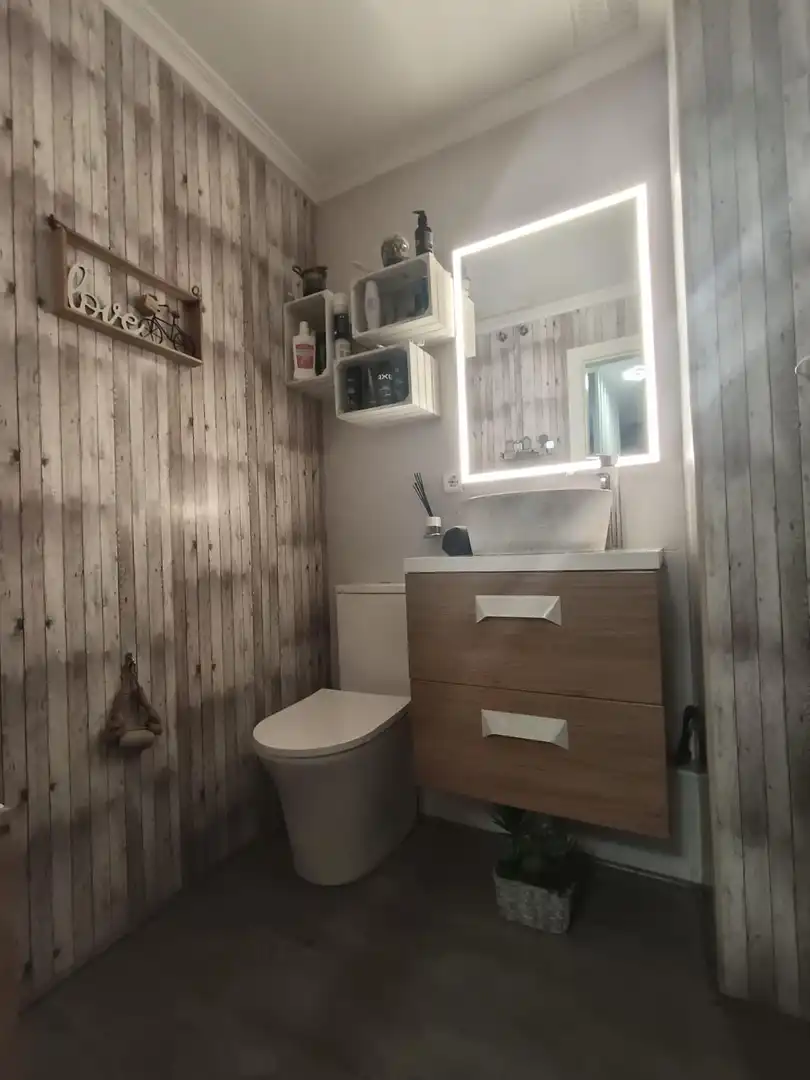 Bathroom of Duplexes for sale in Sevilla  with Air Conditioner and Community pool