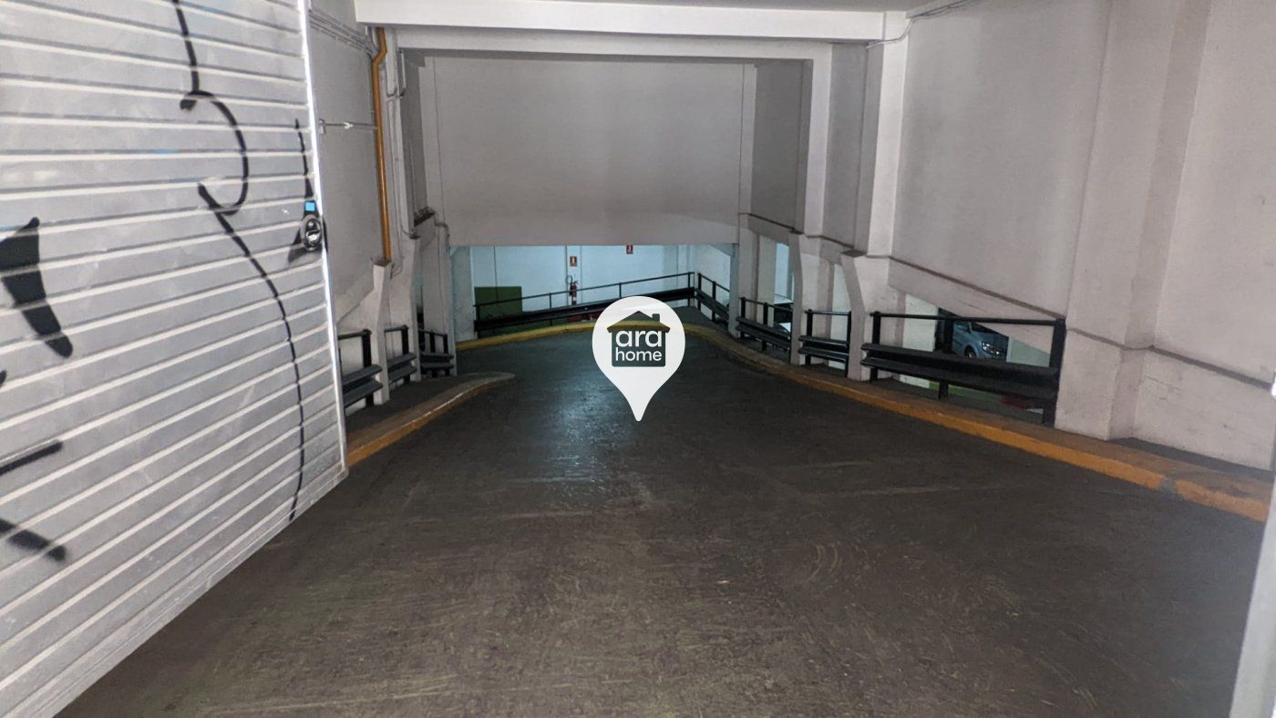 Garaje de alquiler en Calle ARAGO, Fort Pienc, Eixample