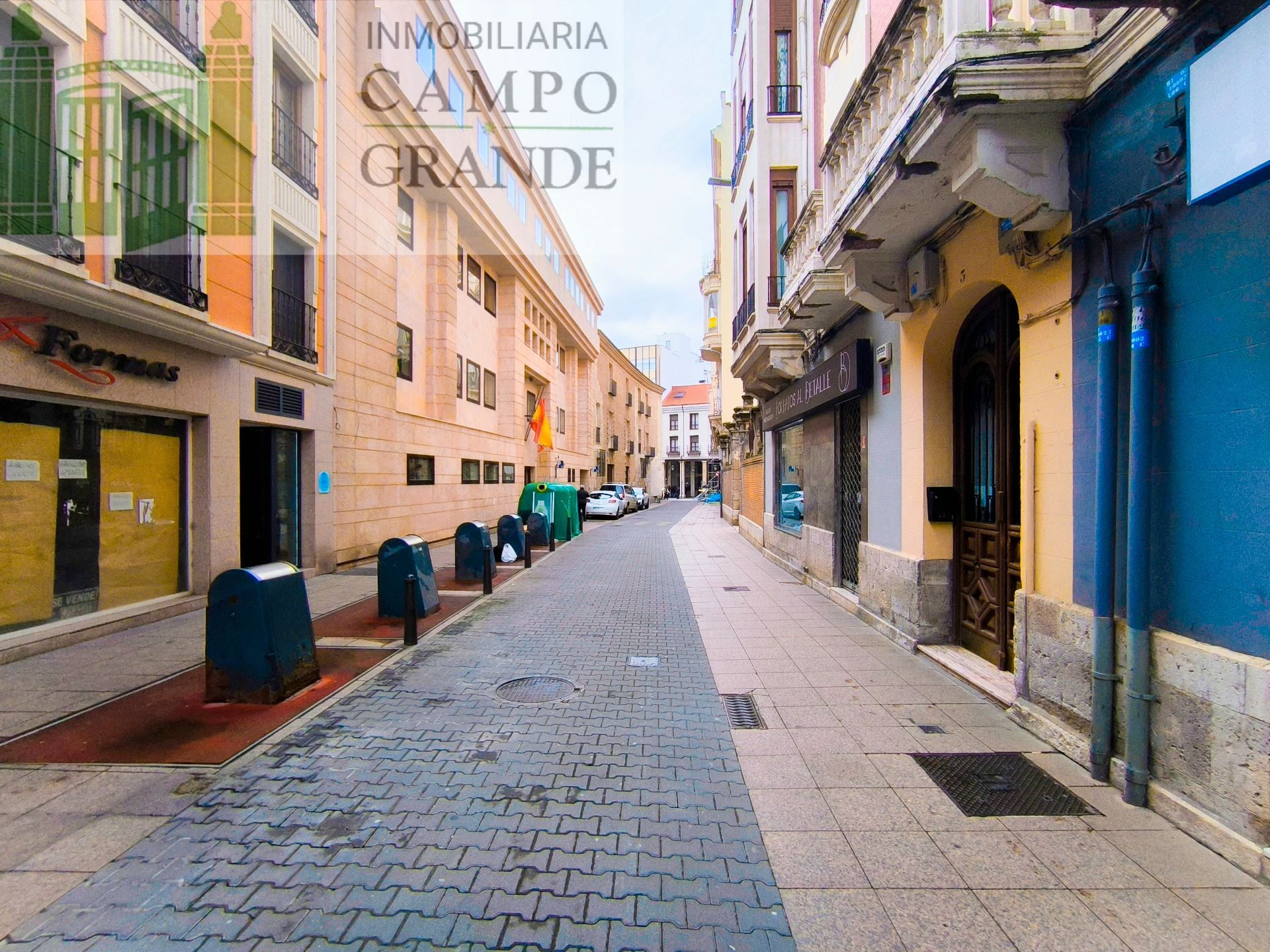 Vista exterior de Local en venta en Palencia Capital con Calefacción