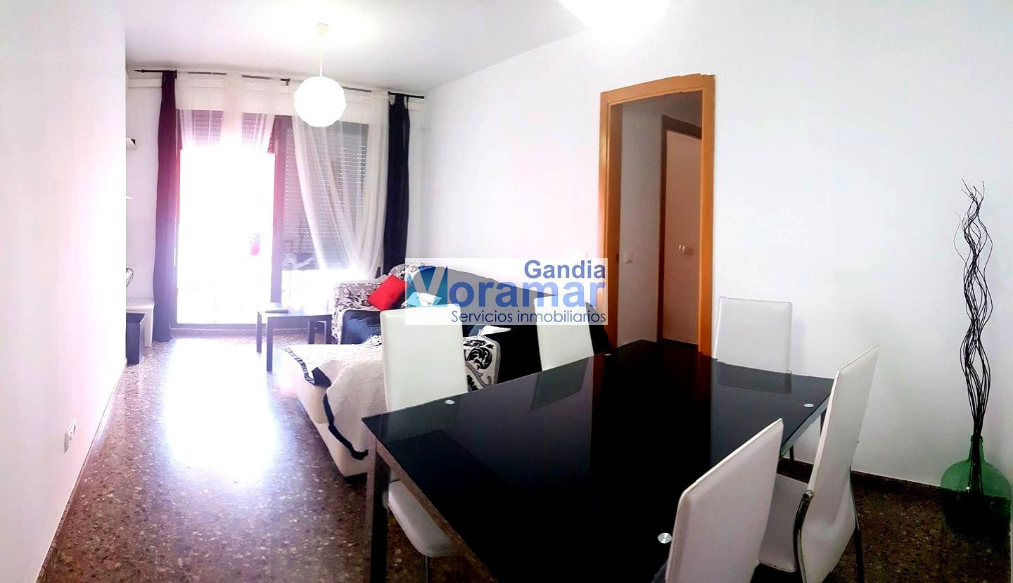 Dormitori de Apartament de lloguer en Gandia amb Moblat i Piscina comunitària