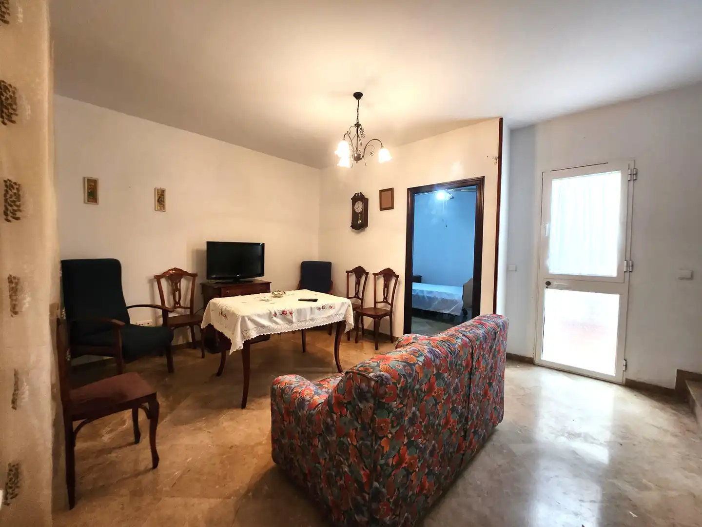 Wohnzimmer von Einfamilien-Reihenhaus zum Verkauf in Alcalá de Guadaira mit Klimaanlage, Terrasse und Abstellraum