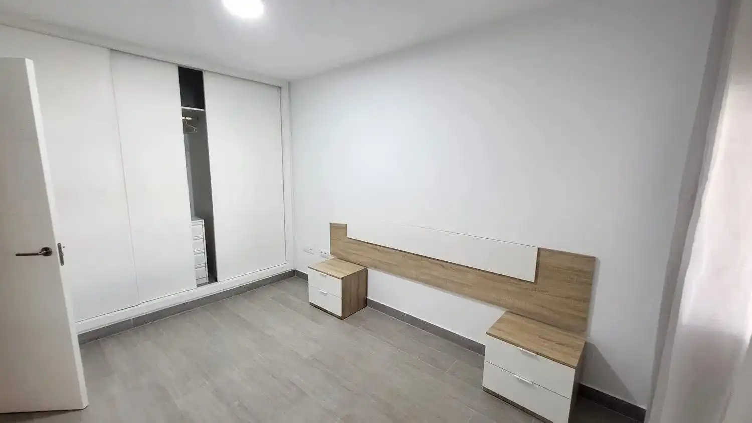 Habitación de Apartamento en venta en Rincón de la Victoria con Aire acondicionado, Trastero y Amueblado