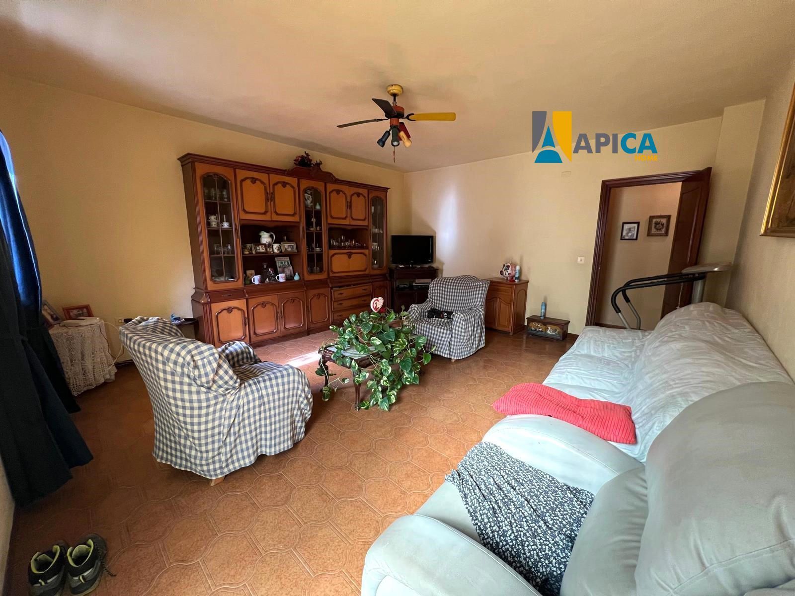 Sala d'estar de Casa adosada en venda en Los Barrios