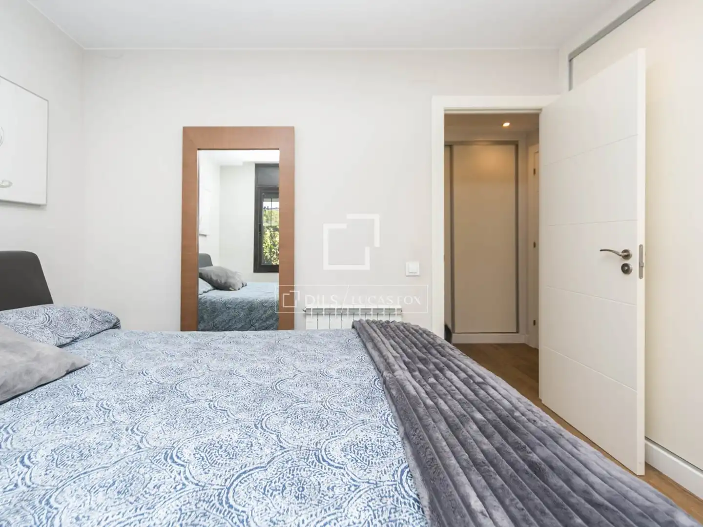 Bedroom of Flat for sale in Sant Cugat del Vallès  with Air Conditioner, Heating and Terrace