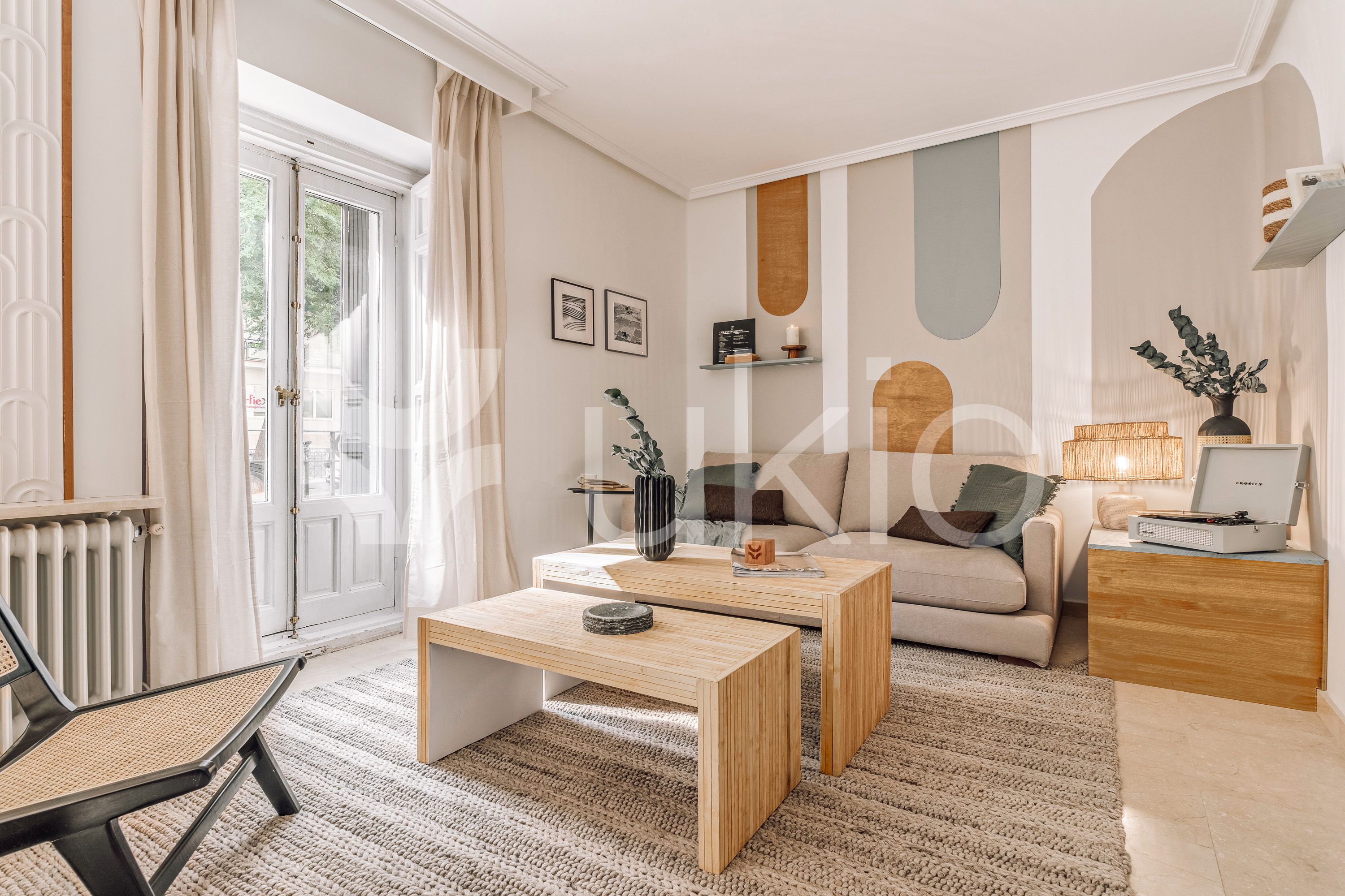 Sala d'estar de Apartament de lloguer en  Madrid Capital amb Aire condicionat, Calefacció i Moblat