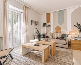 Living room of Apartment to rent in  Madrid Capital  with Air Conditioner, Heating and Furnished