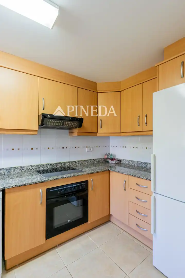 Cuina de Apartament de lloguer en Puçol amb Terrassa, Moblat i Piscina comunitària