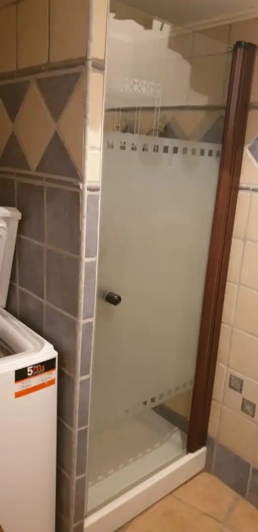 Baño de Apartamento de alquiler en Torrox con Amueblado, Microondas y TV