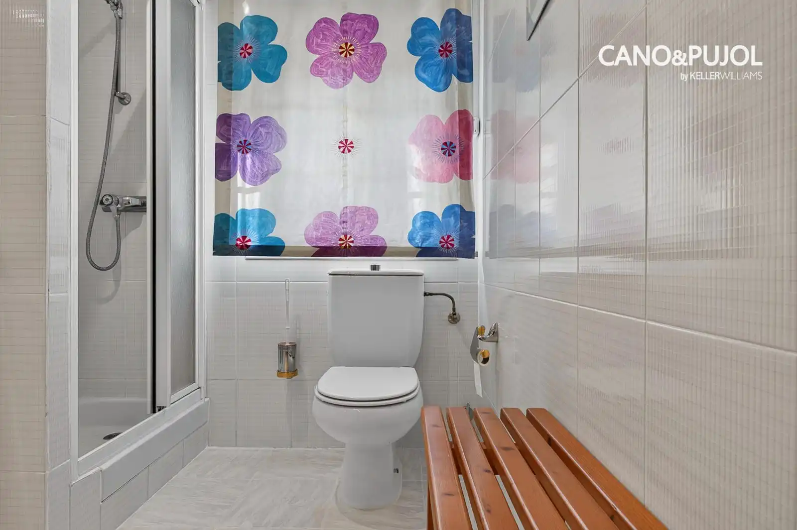 Bathroom of Houses for sale in Ca n'Oriol