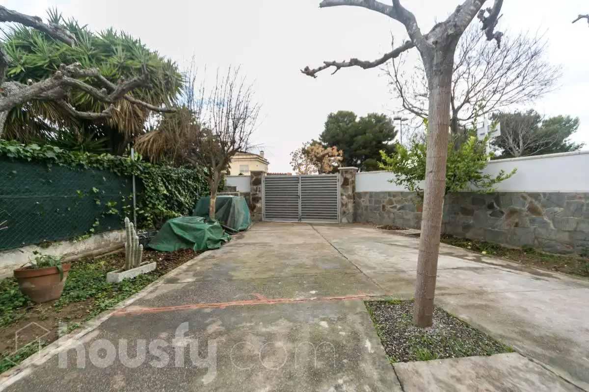 Houses for sale in Carrer de L'Estaca, Fondo Somella