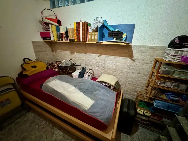 Schlafzimmer von Erdgeschoss zum Verkauf in Cullera mit Klimaanlage, Heizung und Privatgarten
