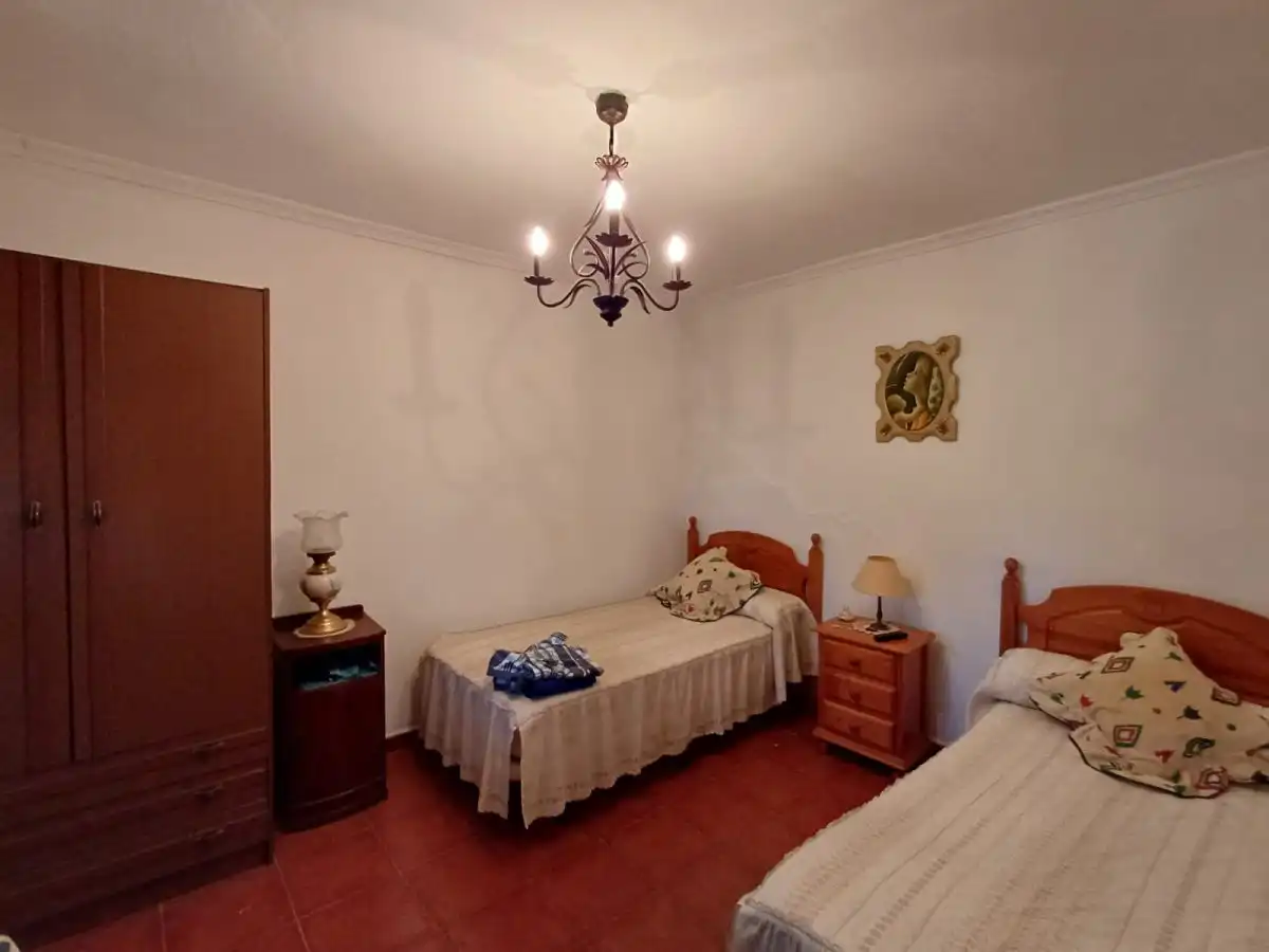 Dormitori de Finca rústica en venda en Alozaina amb Aire condicionat, Calefacció i Terrassa