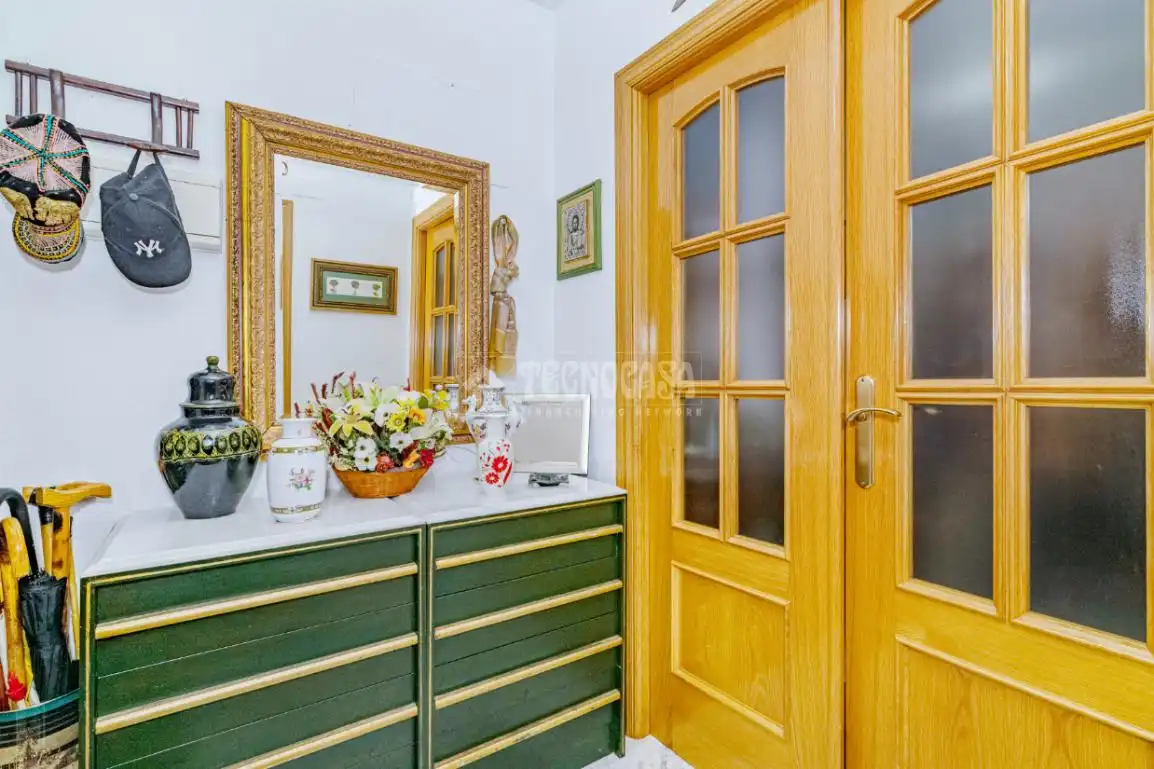 Flat for sale in Lucena  with Air Conditioner, Heating and Furnished