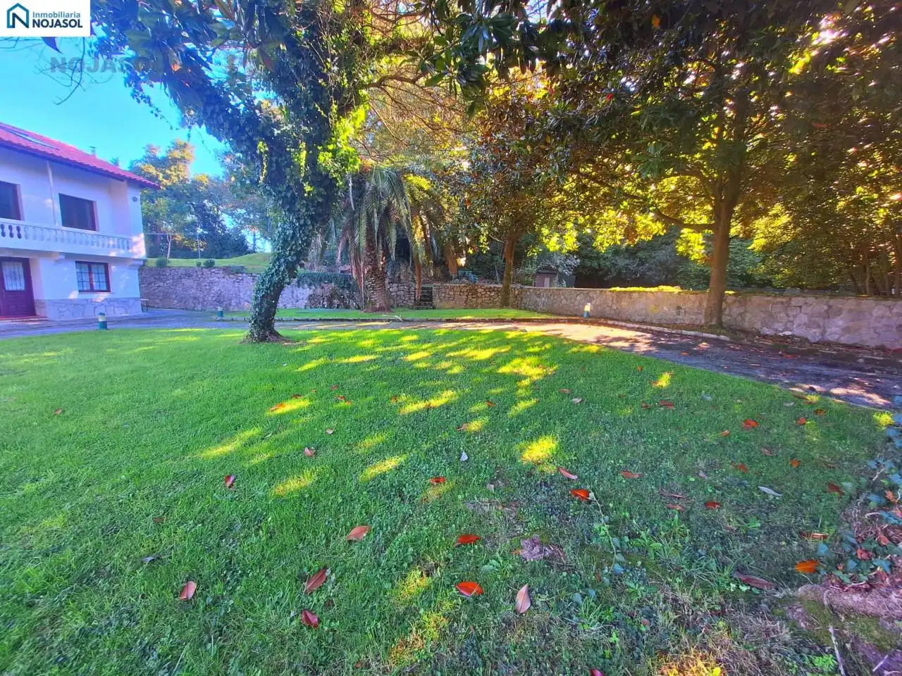 Vista exterior de Casa o chalet en venta en Arnuero con Calefacción y Jardín privado