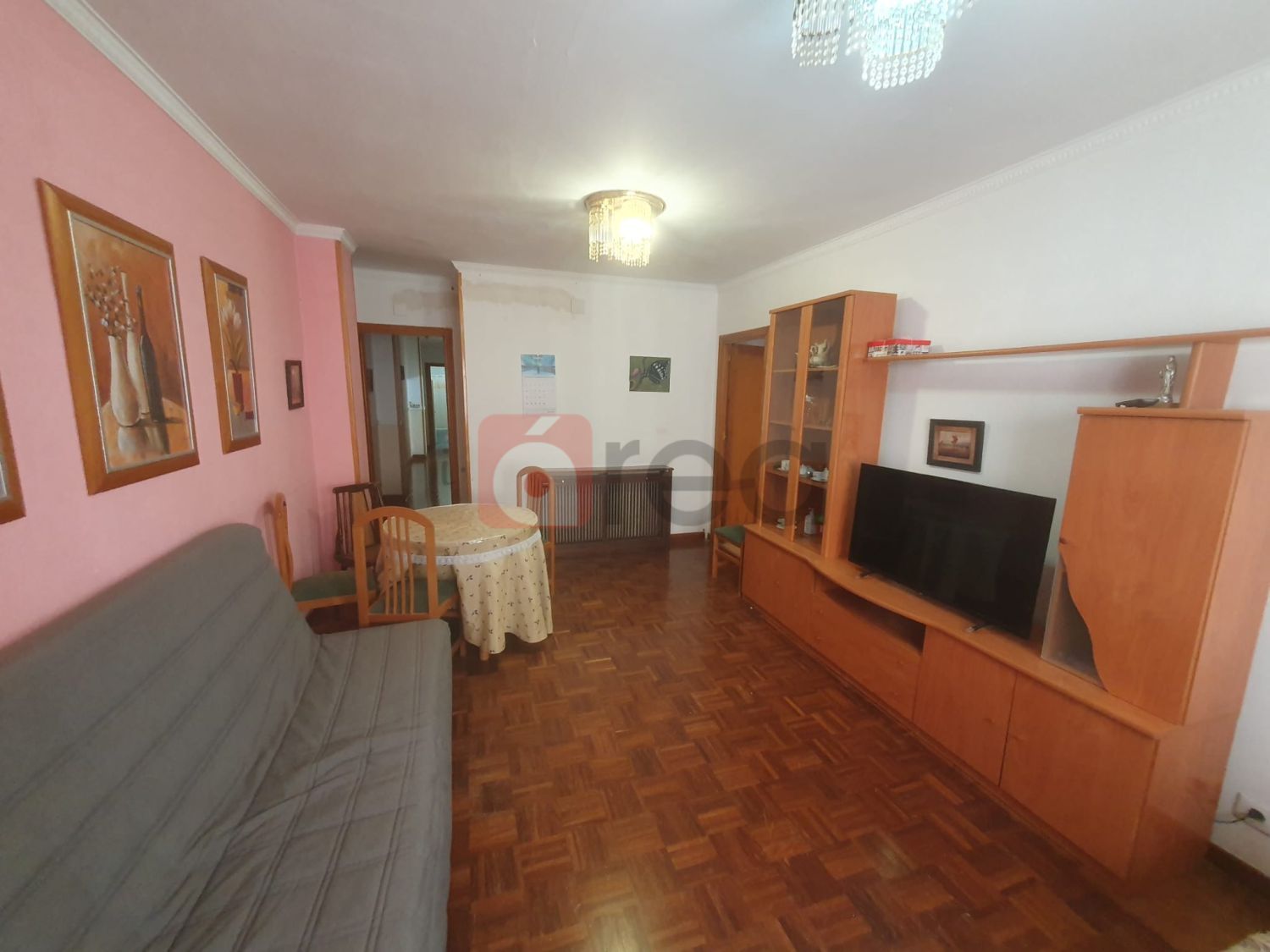 Sala d'estar de Pis en venda en Cuenca Capital amb Calefacció, Parquet i Terrassa