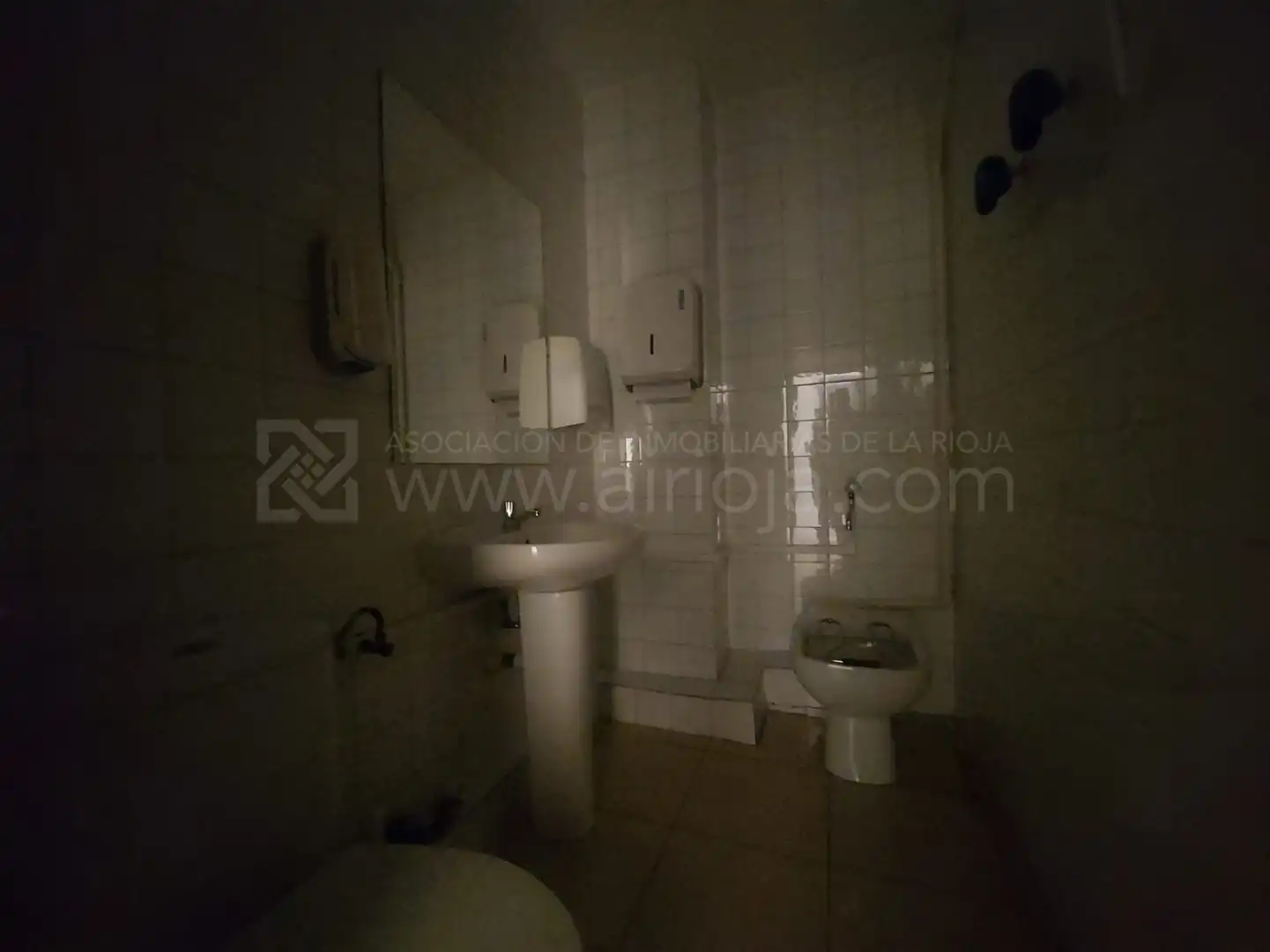 Badezimmer von Geschaftsraum zur Miete in  Logroño