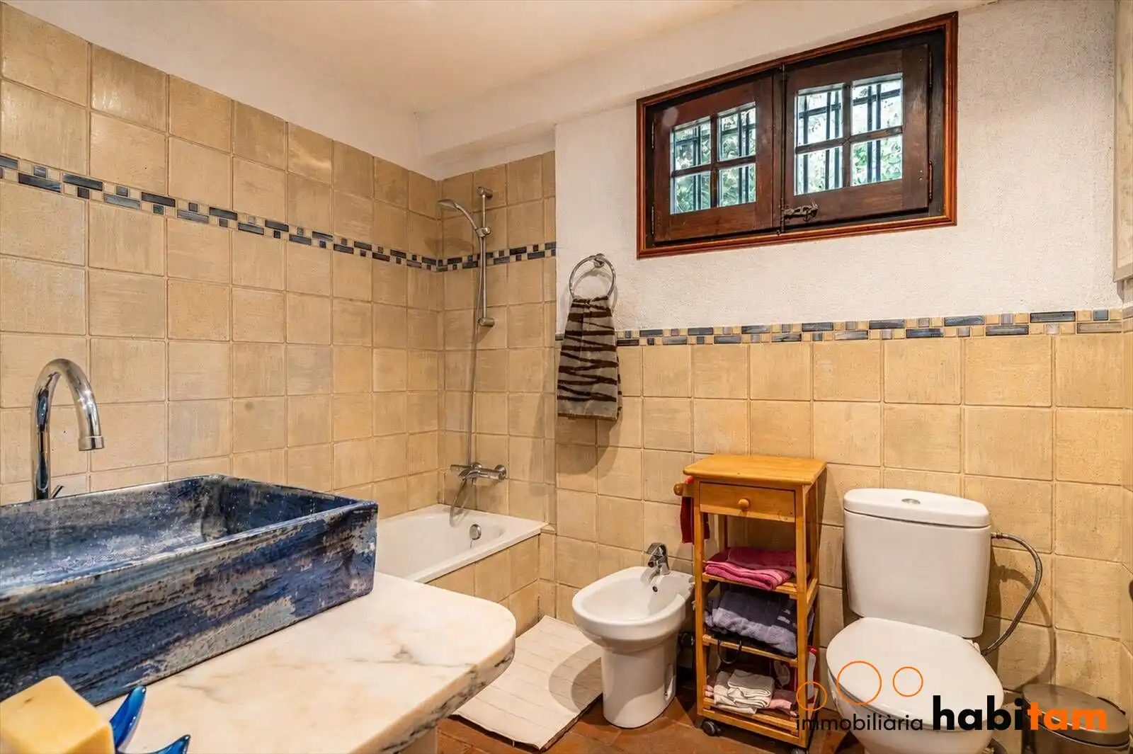 Baño de Finca rústica en venta en Sils con Aire acondicionado, Calefacción y Jardín privado