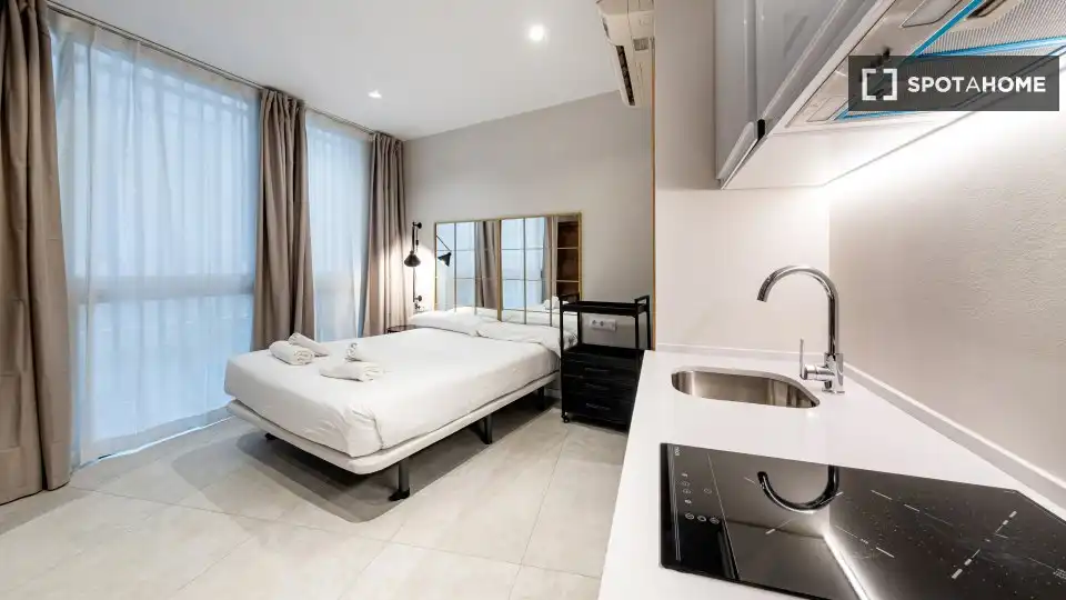 Flat with terrace to rent in Ciutat Vella, imagen 6