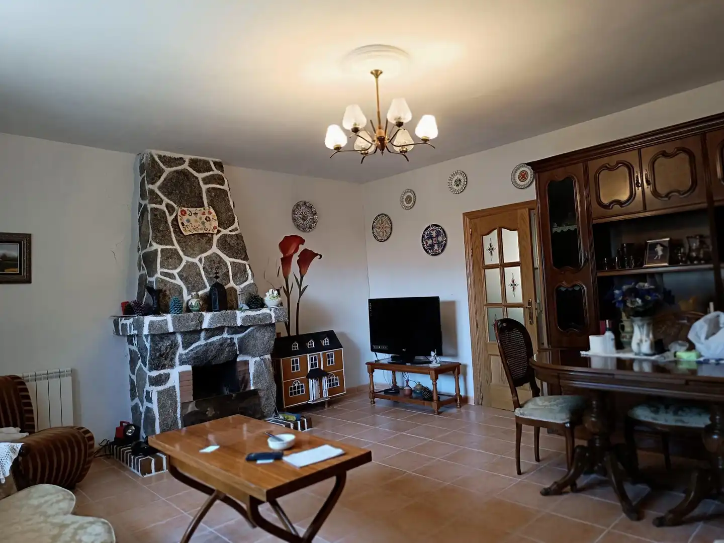 Sala de estar de Casa o chalet en venta en Navatalgordo con Calefacción, Jardín privado y Terraza