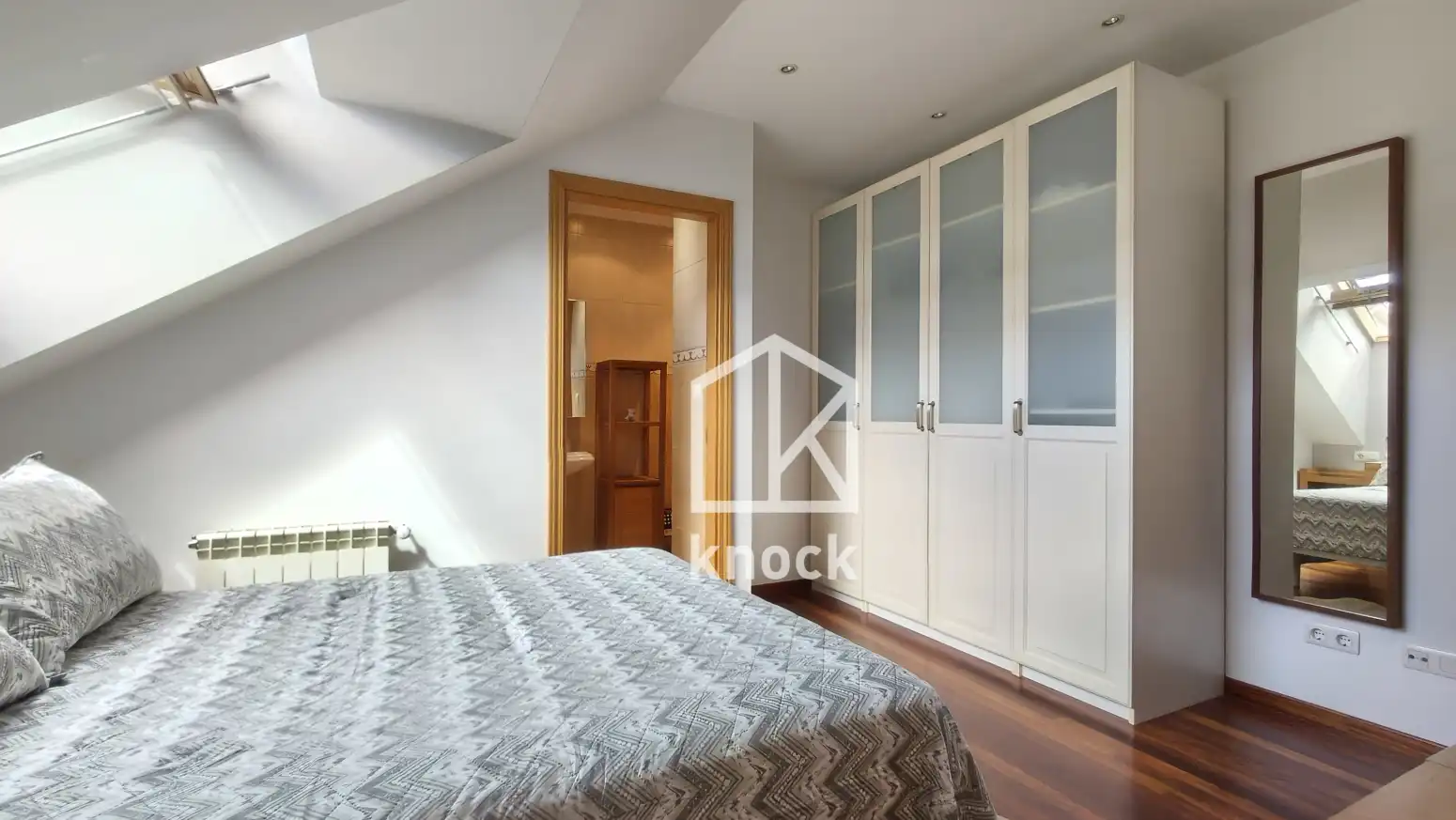 Bedroom of Flat for rent in Navia  with Heating, Parquet flooring and Furnished