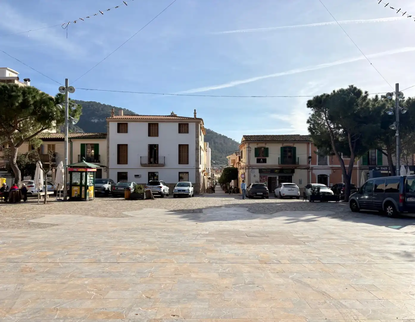 Vista exterior de Local de lloguer en Andratx
