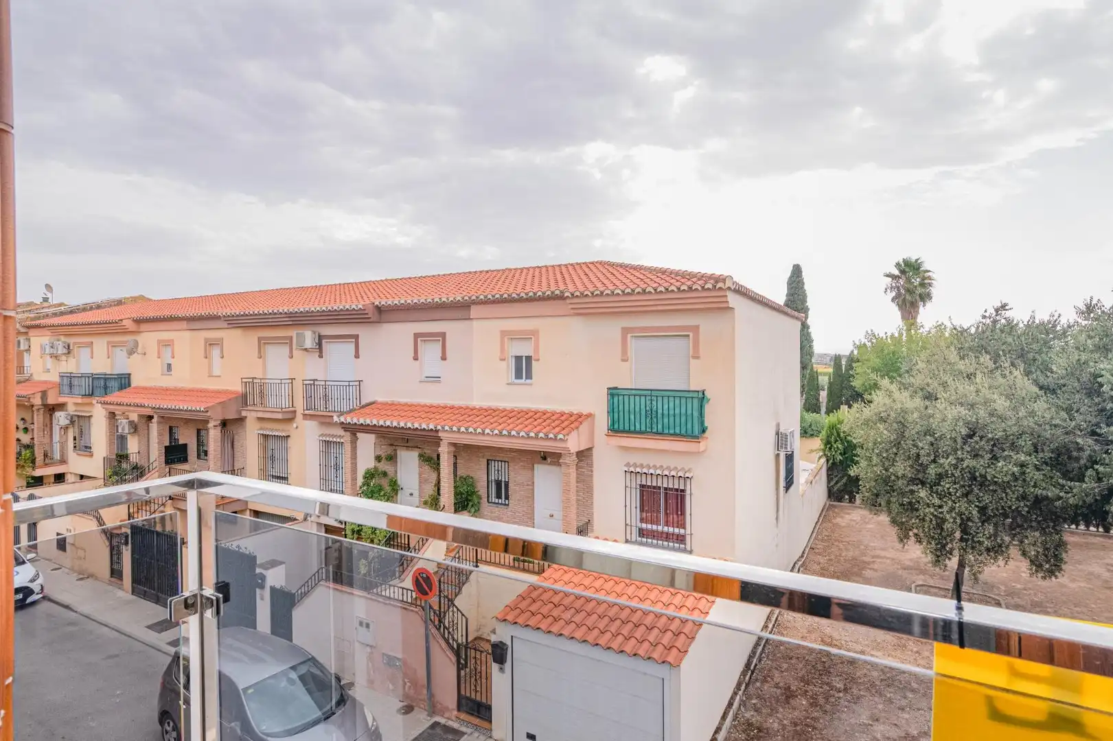 Vista exterior de Casa adosada en venta en Vegas del Genil con Aire acondicionado, Calefacción y Balcón