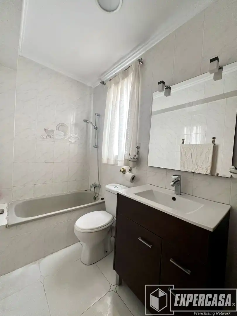 Bathroom of Flat for sale in Alaquàs  with Storage room