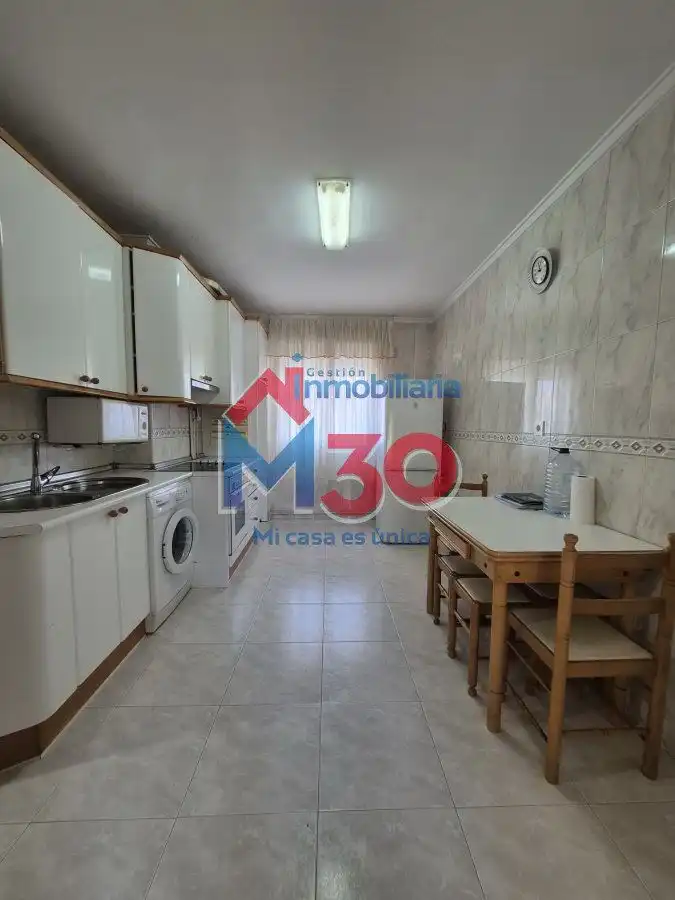 Cocina de Piso en venta en Miranda de Ebro con Calefacción, Parquet y Terraza