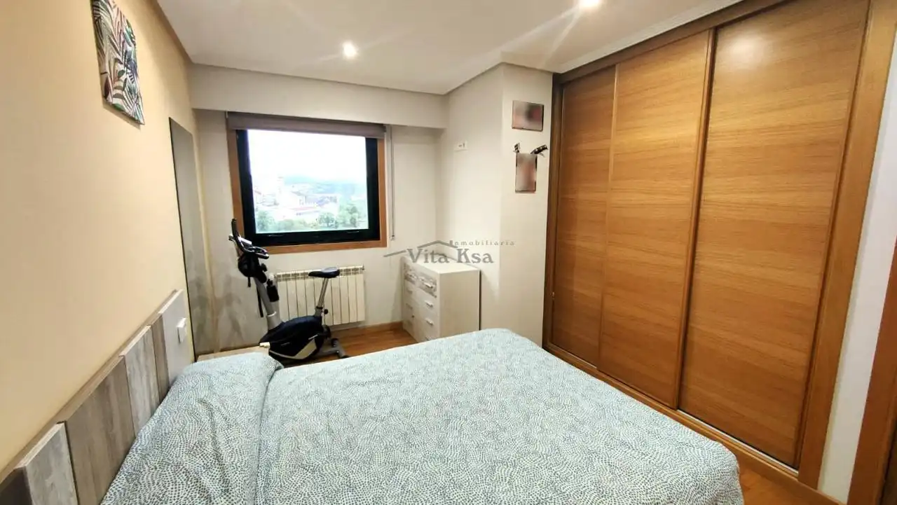 Dormitori de Dúplex en venda en Ourense Capital  amb Aire condicionat, Calefacció i Terrassa
