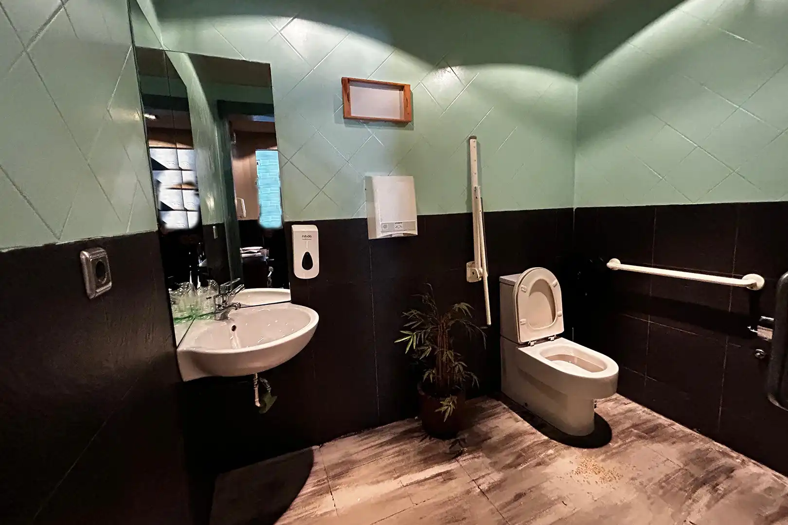 Business premises for transfer in Encamp pueblo, imagen 8