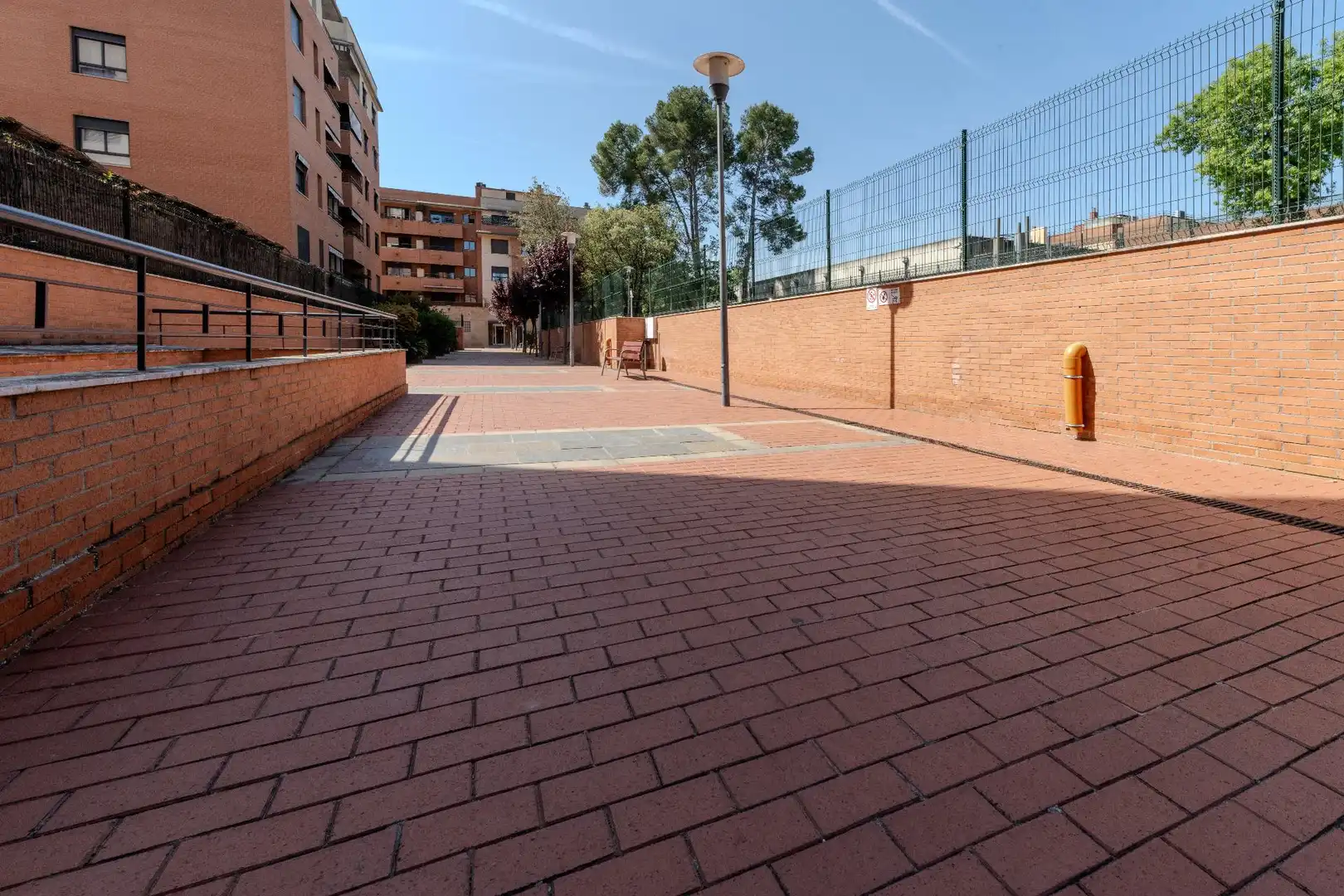 Parking de Planta baja en venta en Sabadell con Aire acondicionado, Calefacción y Jardín privado