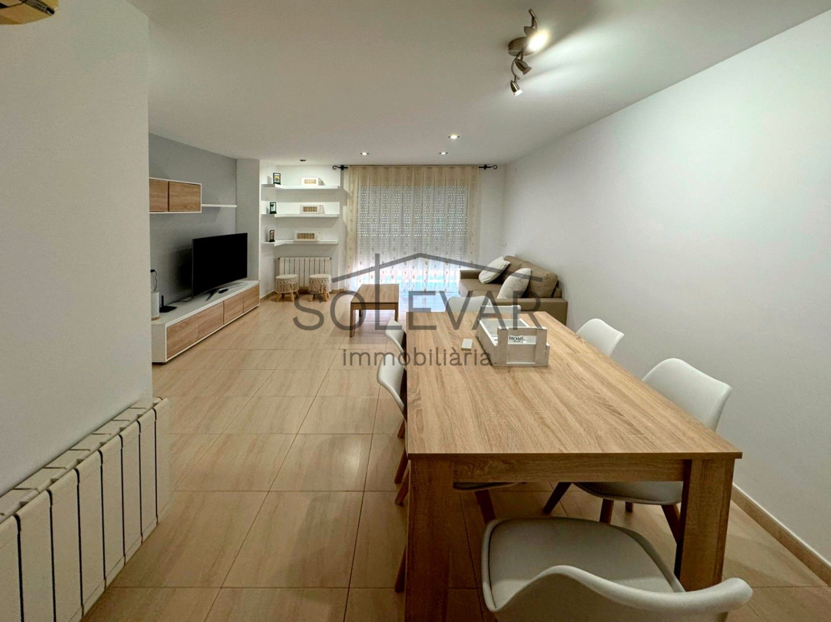 Sala d'estar de Pis de lloguer en La Pobla de Segur amb Calefacció i Balcó