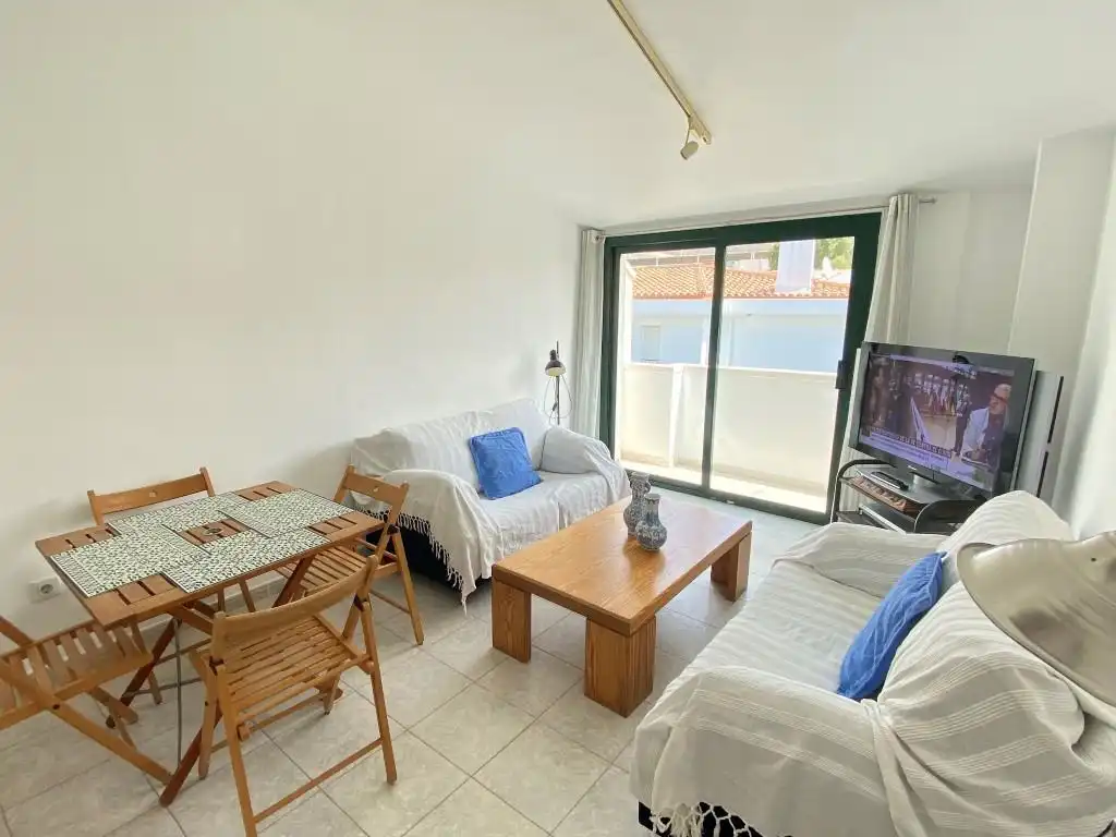 Wohnzimmer von Wohnung zum Verkauf in Cadaqués mit Balkon