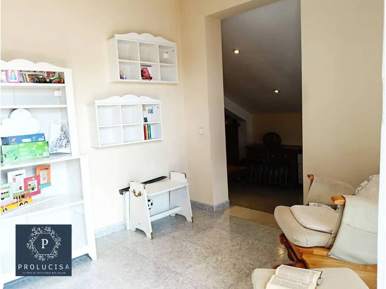 Sala de estar de Casa o chalet en venta en Serranillos del Valle con Calefacción, Terraza y Piscina