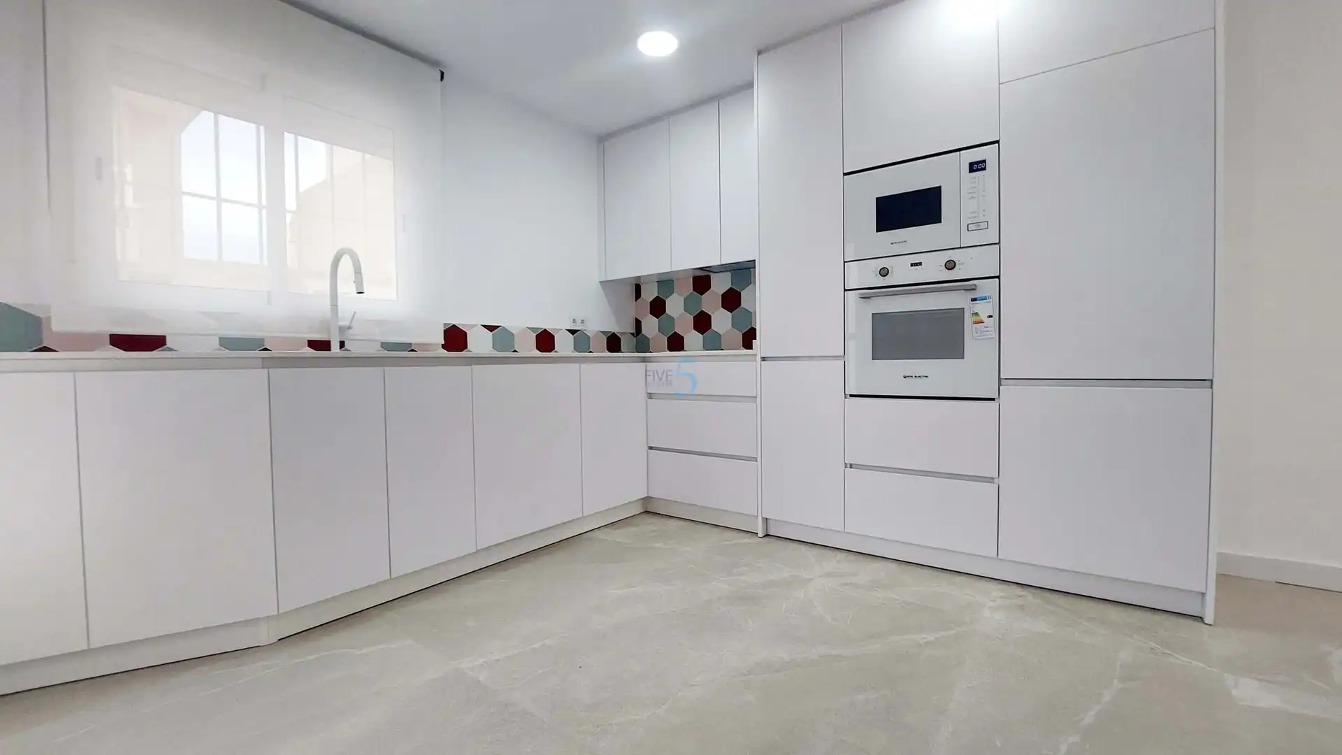 Küche von Wohnung zum Verkauf in Pilar de la Horadada mit Klimaanlage, Heizung und Terrasse
