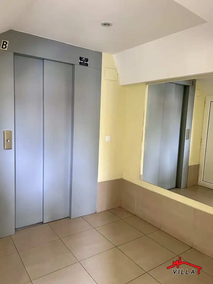 Baño de Piso en venta en Laredo con Terraza