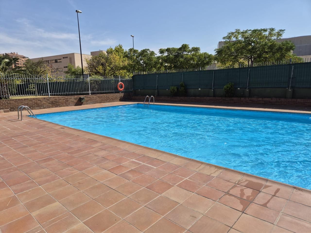 Piscina de Pis en venda en  Zaragoza Capital amb Calefacció, Terrassa i Traster