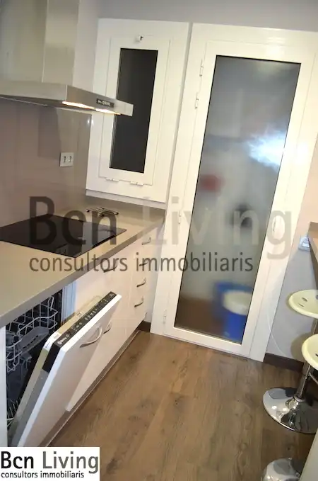 Cuina de Pis de lloguer en Barcelona amb Aire condicionat, Calefacció i Parquet