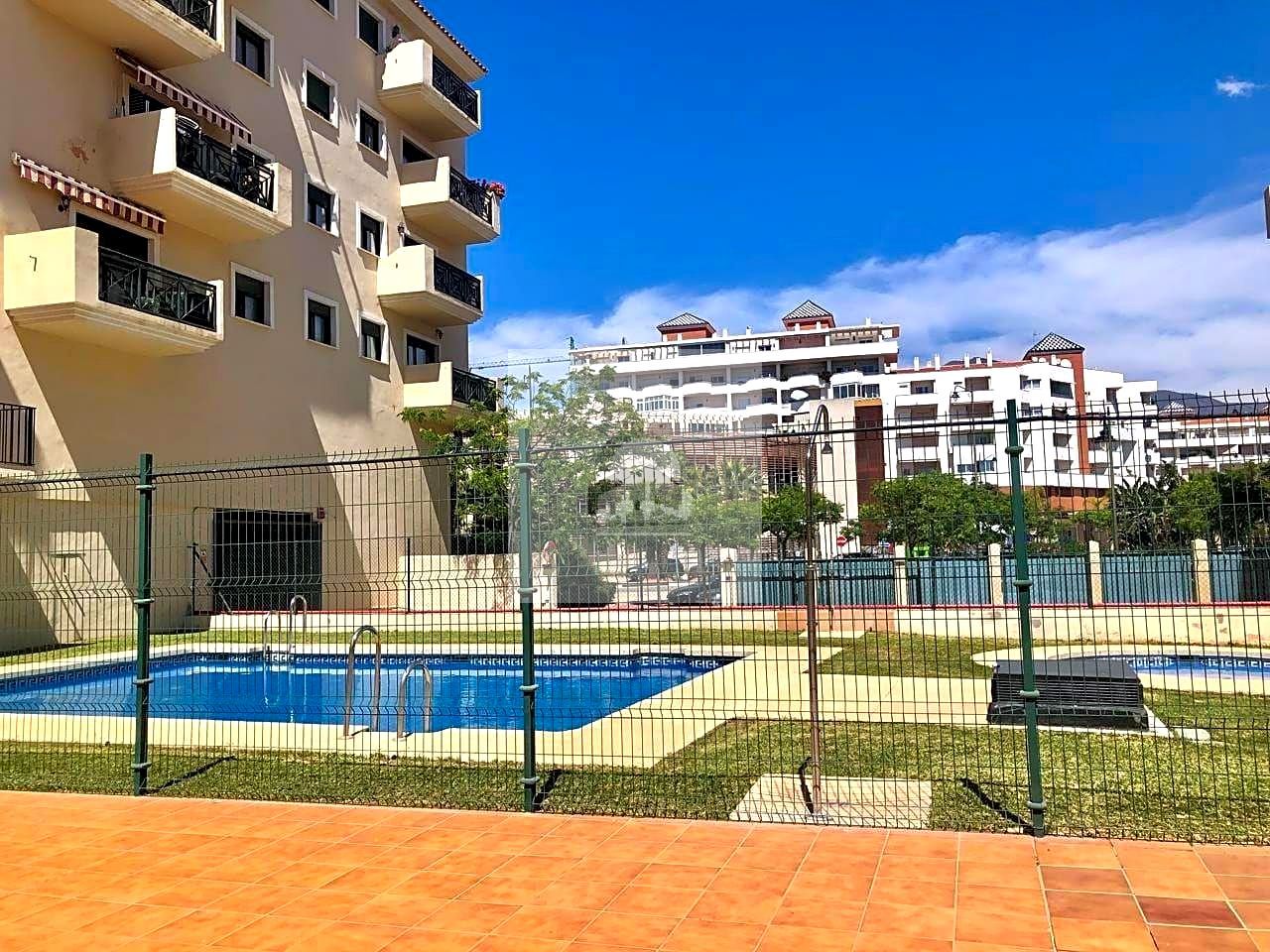 Piscina de Dúplex en venda en Estepona amb Balcó