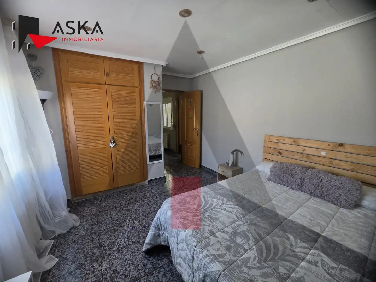 Schlafzimmer von Haus oder Chalet zum Verkauf in Torrent mit Klimaanlage, Terrasse und Schwimmbad