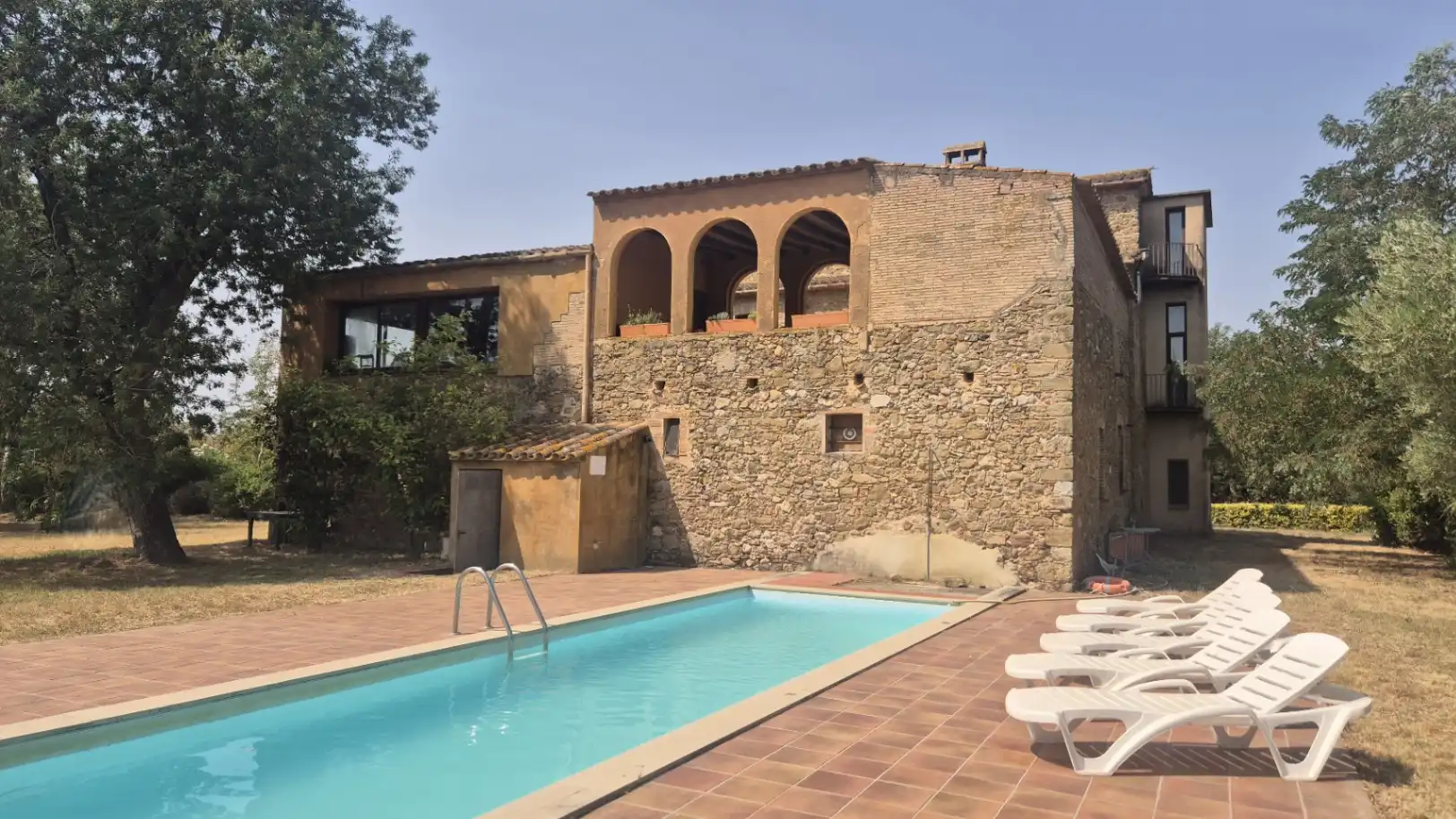 Piscina de Finca rústica en venda en Verges amb Calefacció, Jardí privat i Terrassa