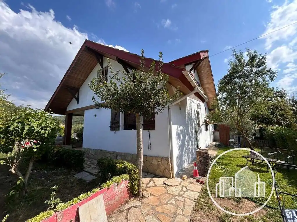 Vista exterior de Casa o xalet en venda en Pedroso amb Calefacció