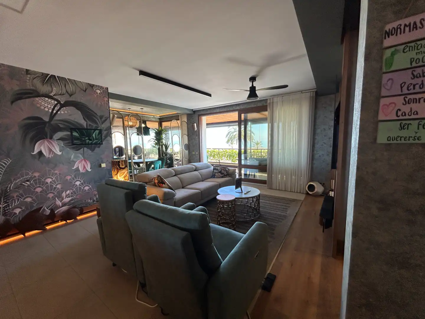 Sala de estar de Apartamento en venta en Gandia con Aire acondicionado, Terraza y Amueblado