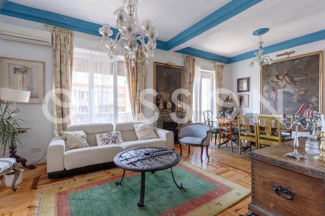 Piso en Venta en Ríos Rosas - Nuevos Ministerios